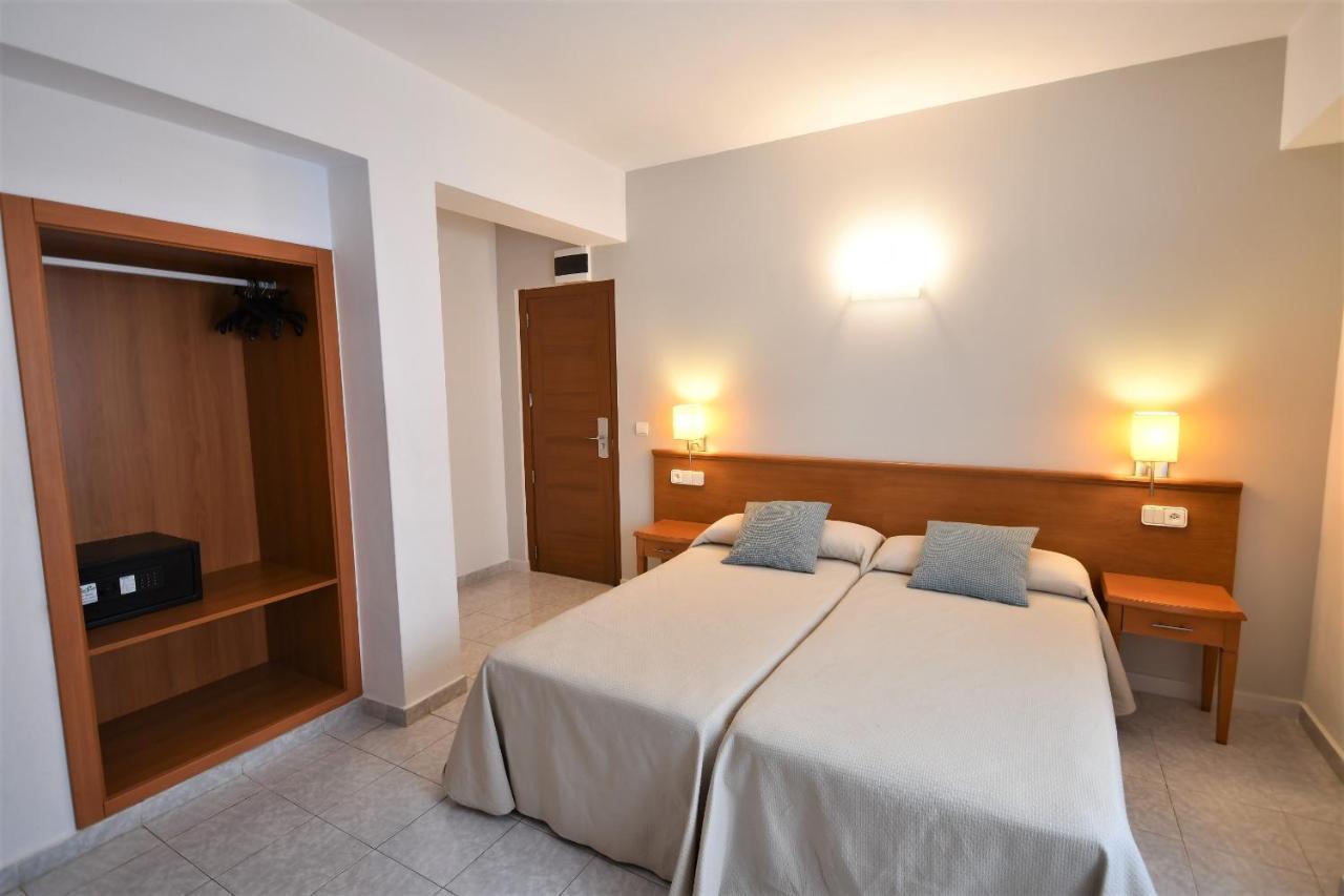Hostal Mallorca San Antonio Abad Exterior foto