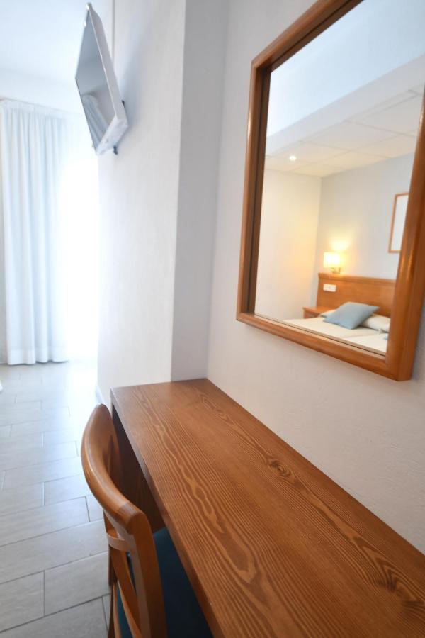 Hostal Mallorca San Antonio Abad Exterior foto