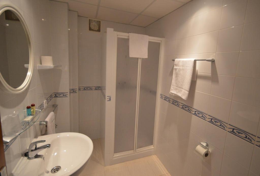 Hostal Mallorca San Antonio Abad Habitación foto